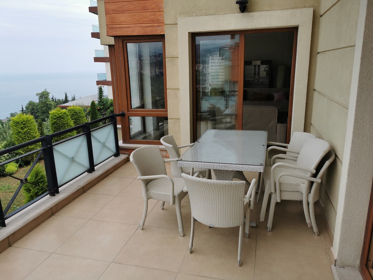 Triplex Villa. Central Location, Has Amazing View