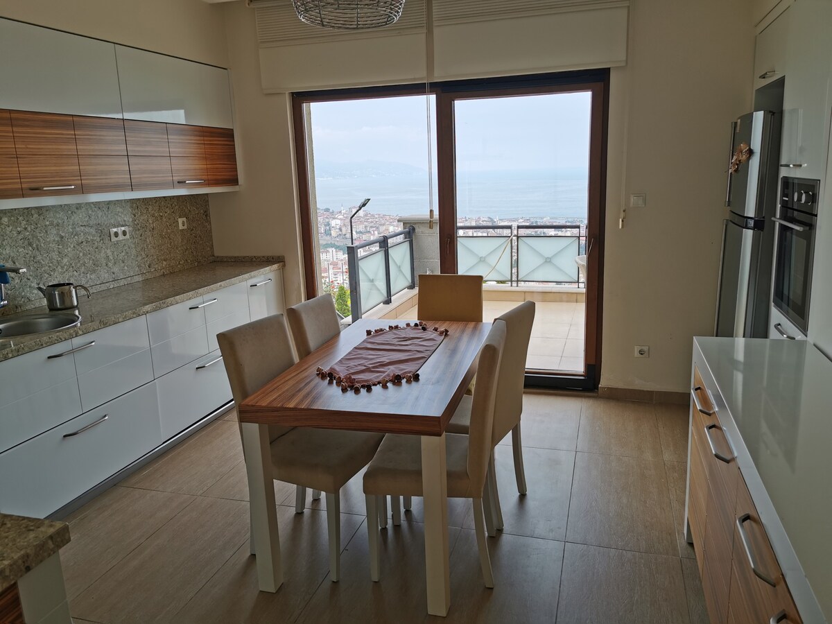 Triplex Villa. Central Location, Has Amazing View