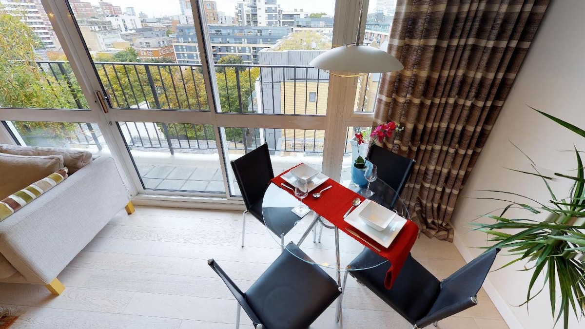 Breakfast inc Sleeps 4 City Views Downtown, Zone 1