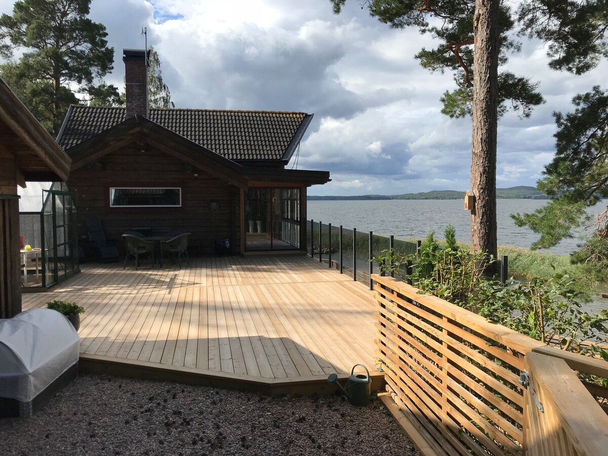 韦内尔湖（ Lake Vänern ）独一无二的小木屋