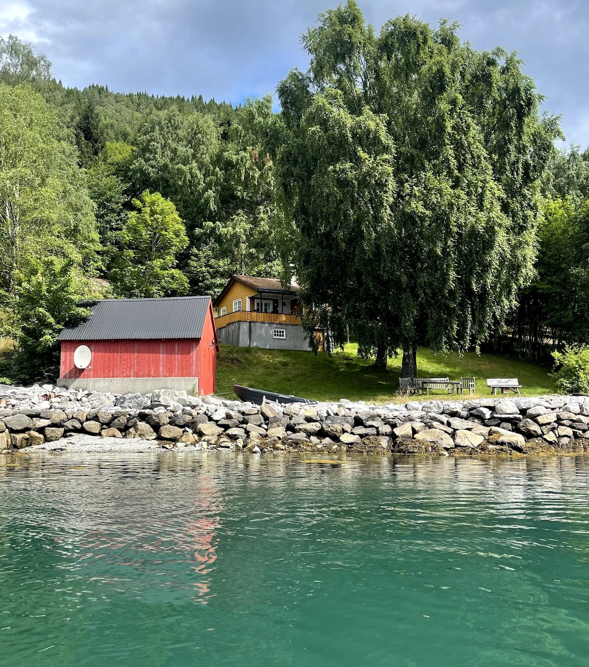 Sommerhytte ved sjøen