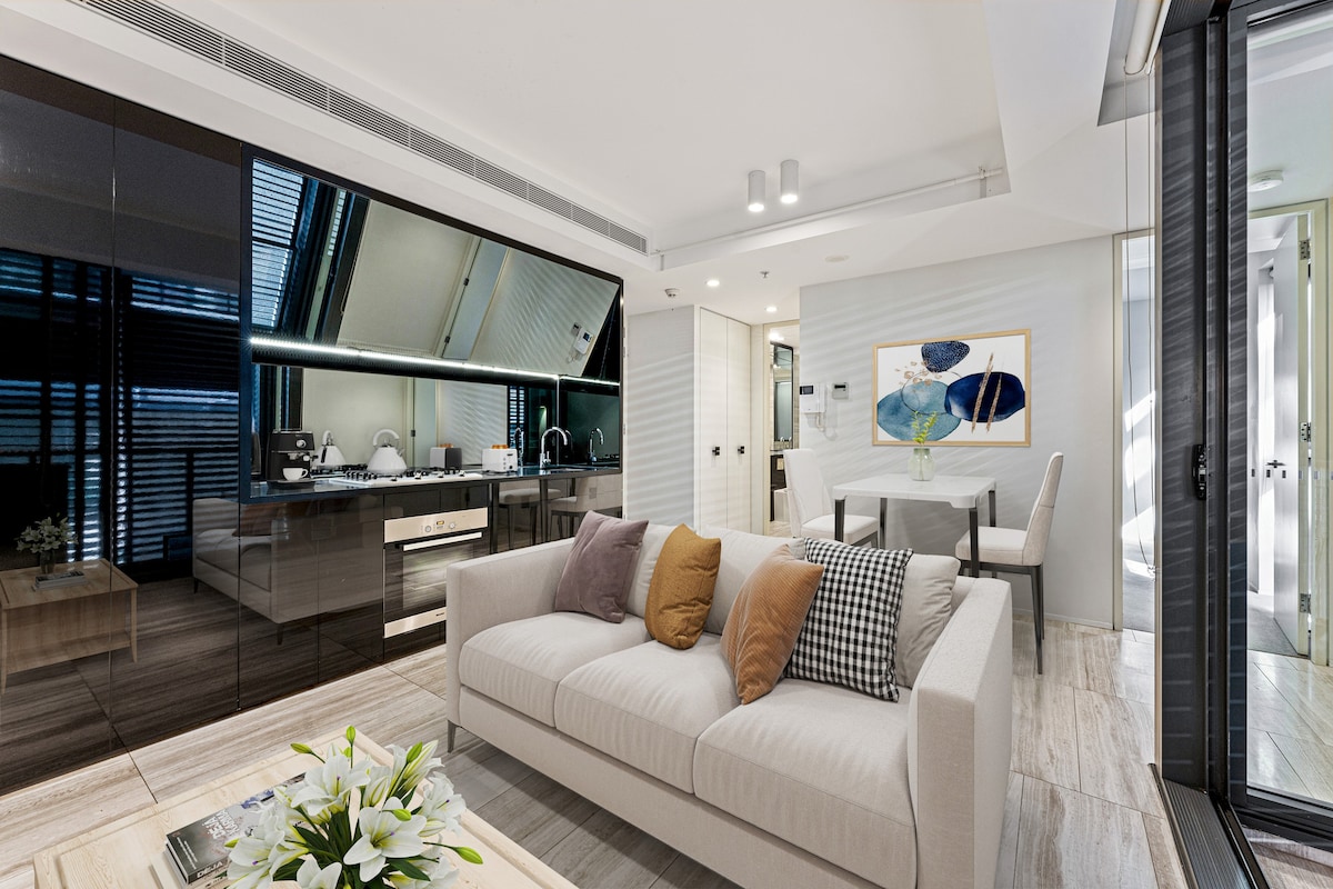 Prime location modern city apartment heart of CBD