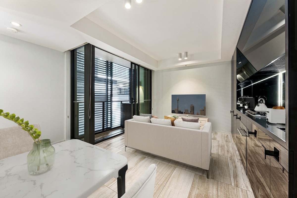 Prime location modern city apartment heart of CBD