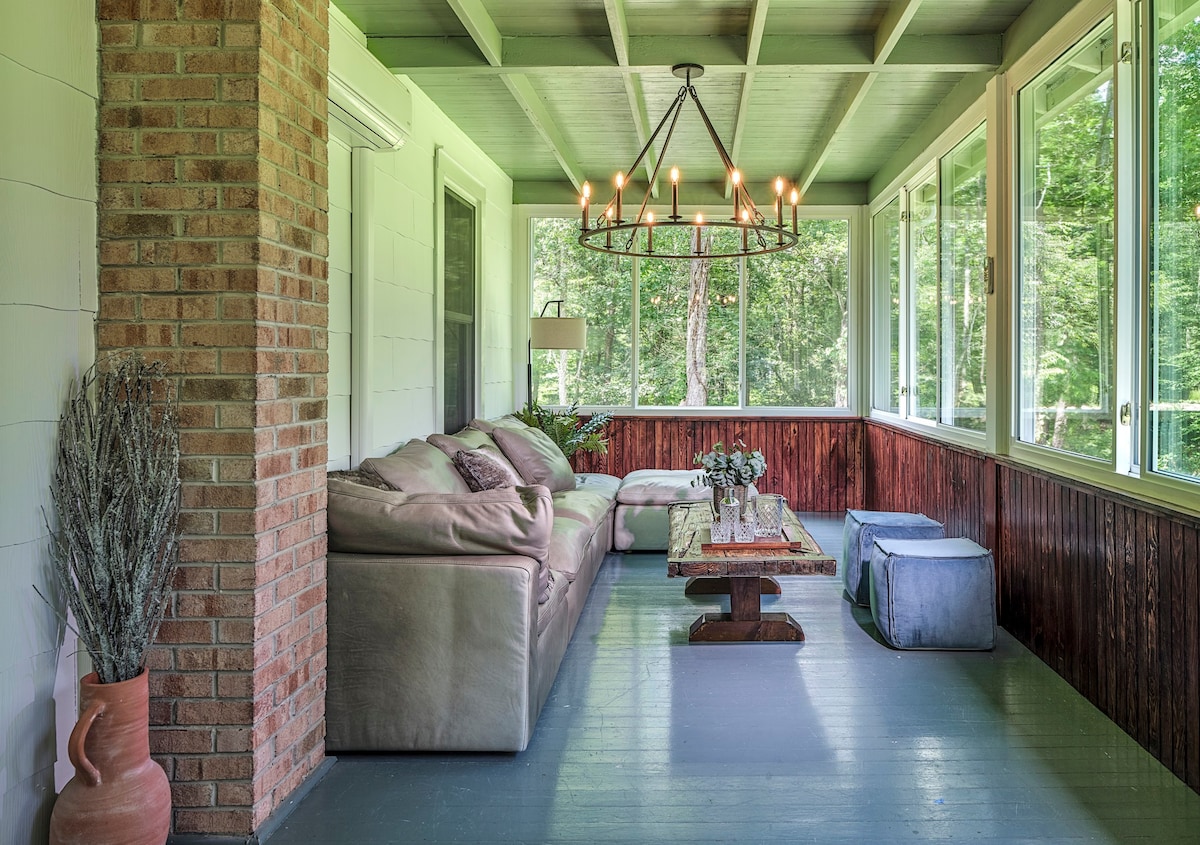 Luxuriously Restored Farm Cabin