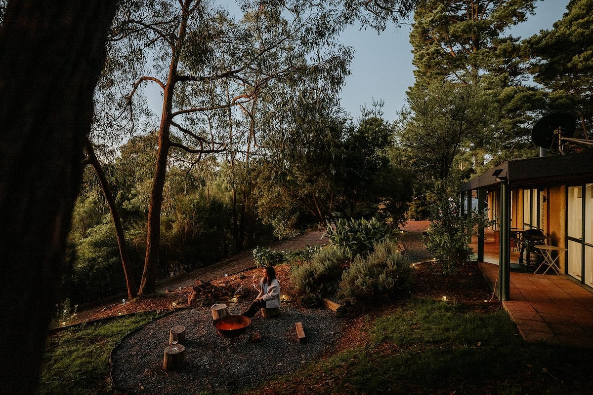 Healesville Mud Brick Hideaway