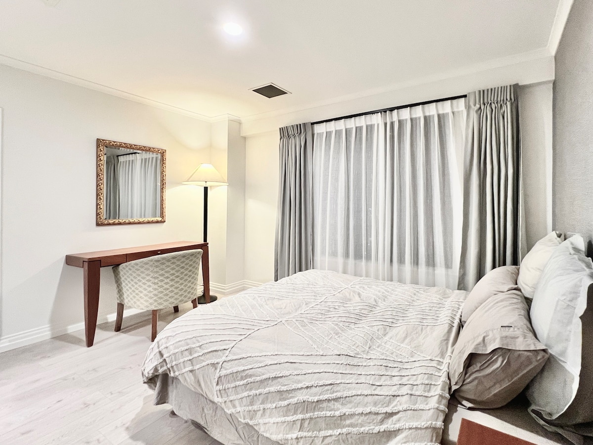 Sweet home in the heart of CBD | Mid-Queen St