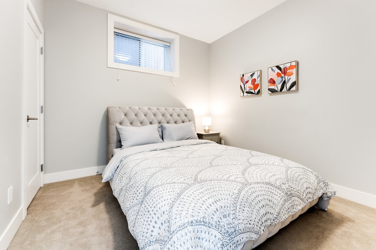 Convenient 2BR in Heart of Vancouver, Central Hub