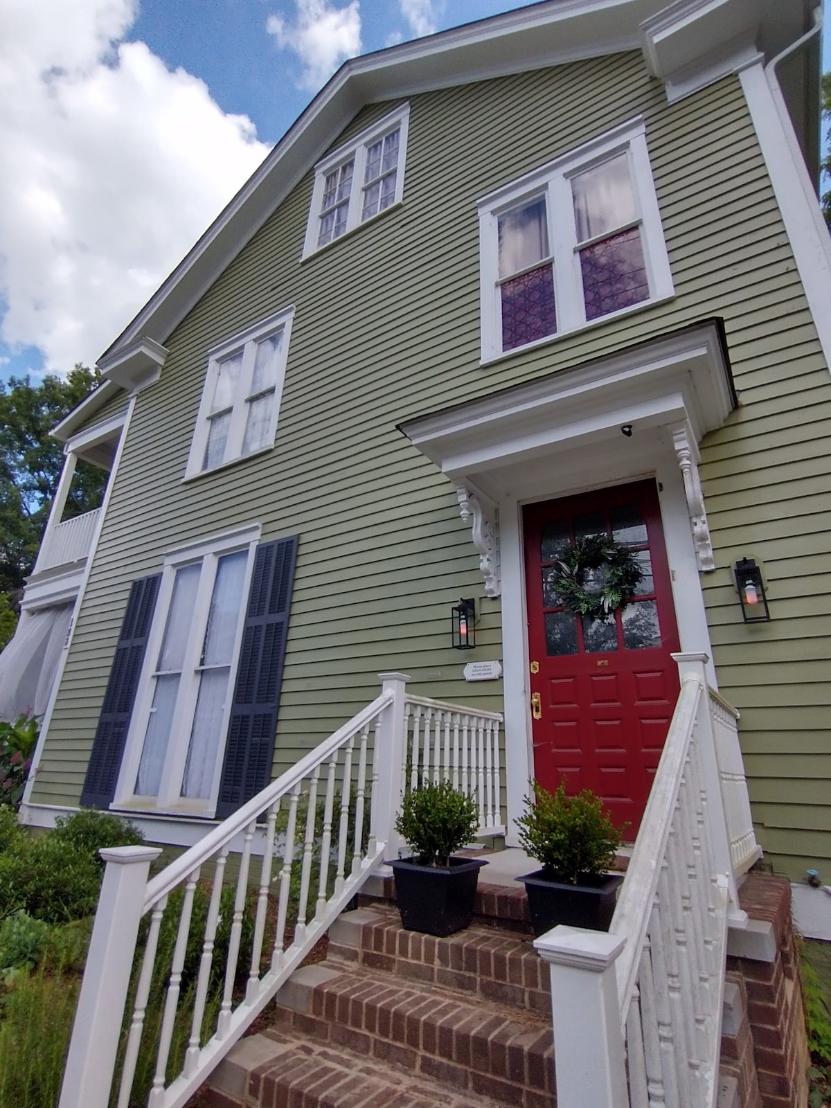 The Bell House: Grand Victorian with Pool/Hot Tub