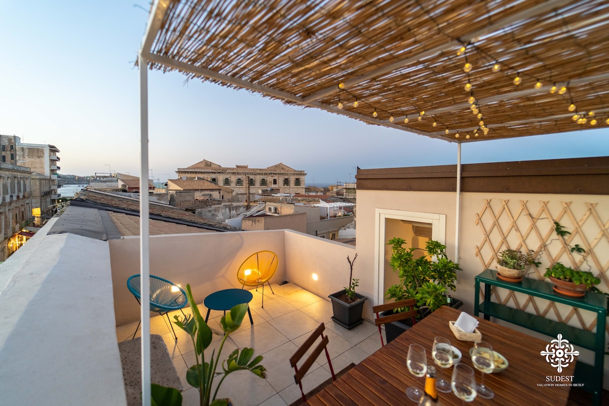 The Terrace over the Ancient Market of Ortigia