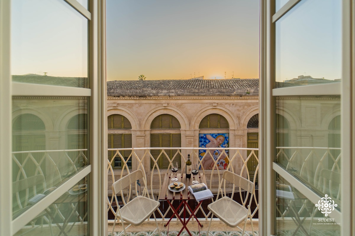 The Terrace over the Ancient Market of Ortigia