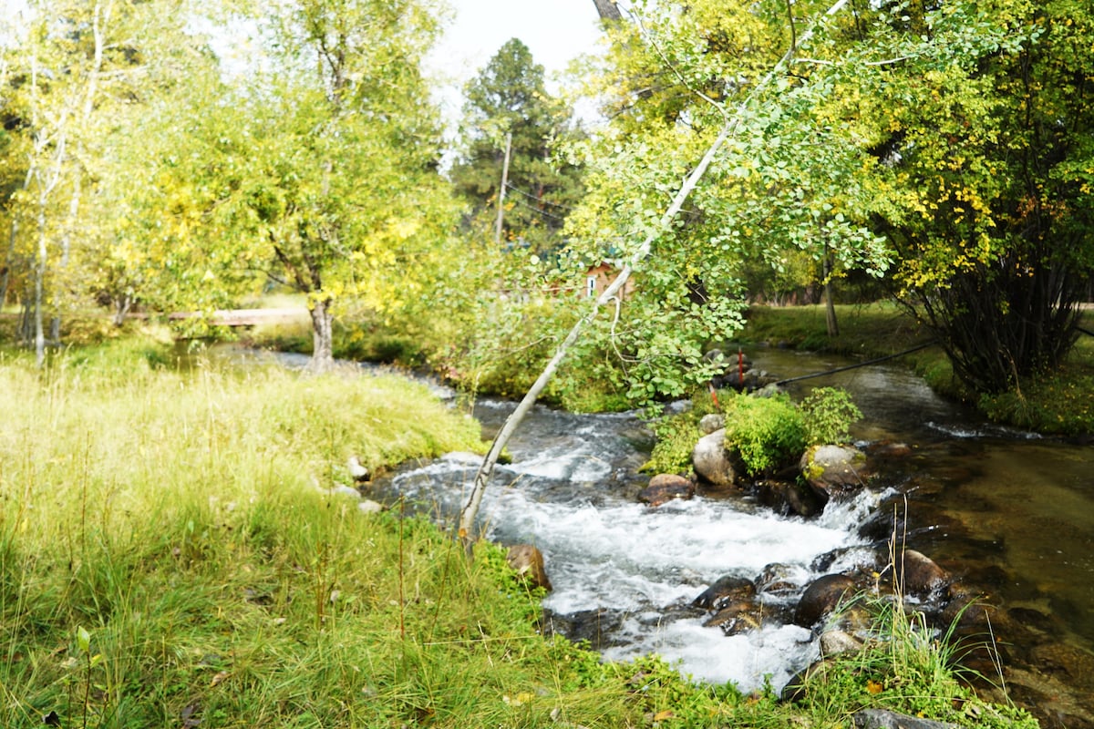 Creekside木屋