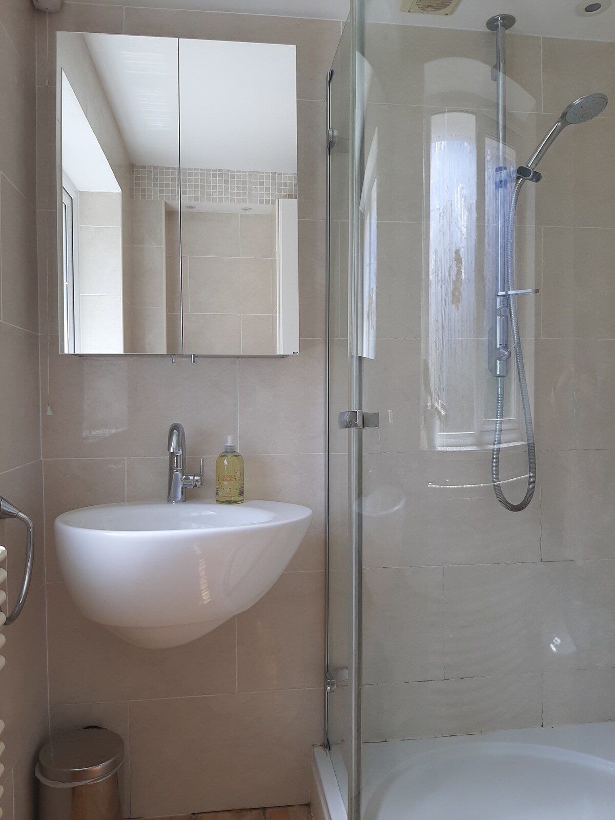 Large double, shower room, king bed