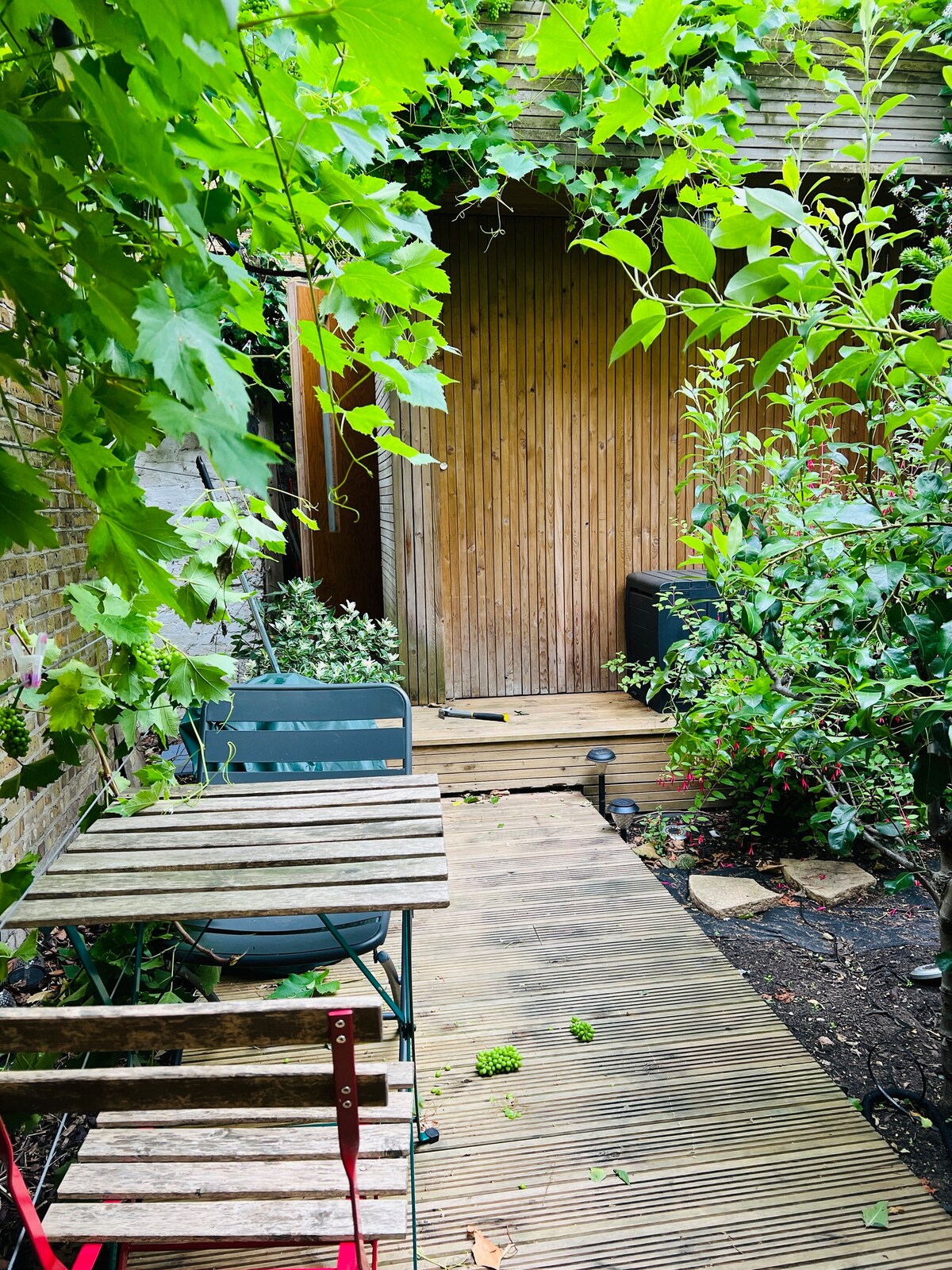 Unique wood cabin for 2 nestled in Islington, N1