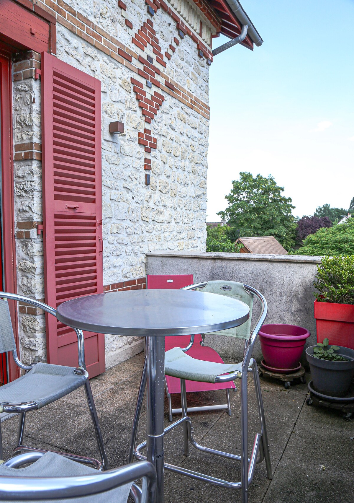 Terrace apartment in a historic villa