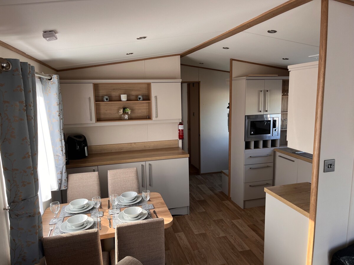 Luxury 3 bed Caravan Combe Haven