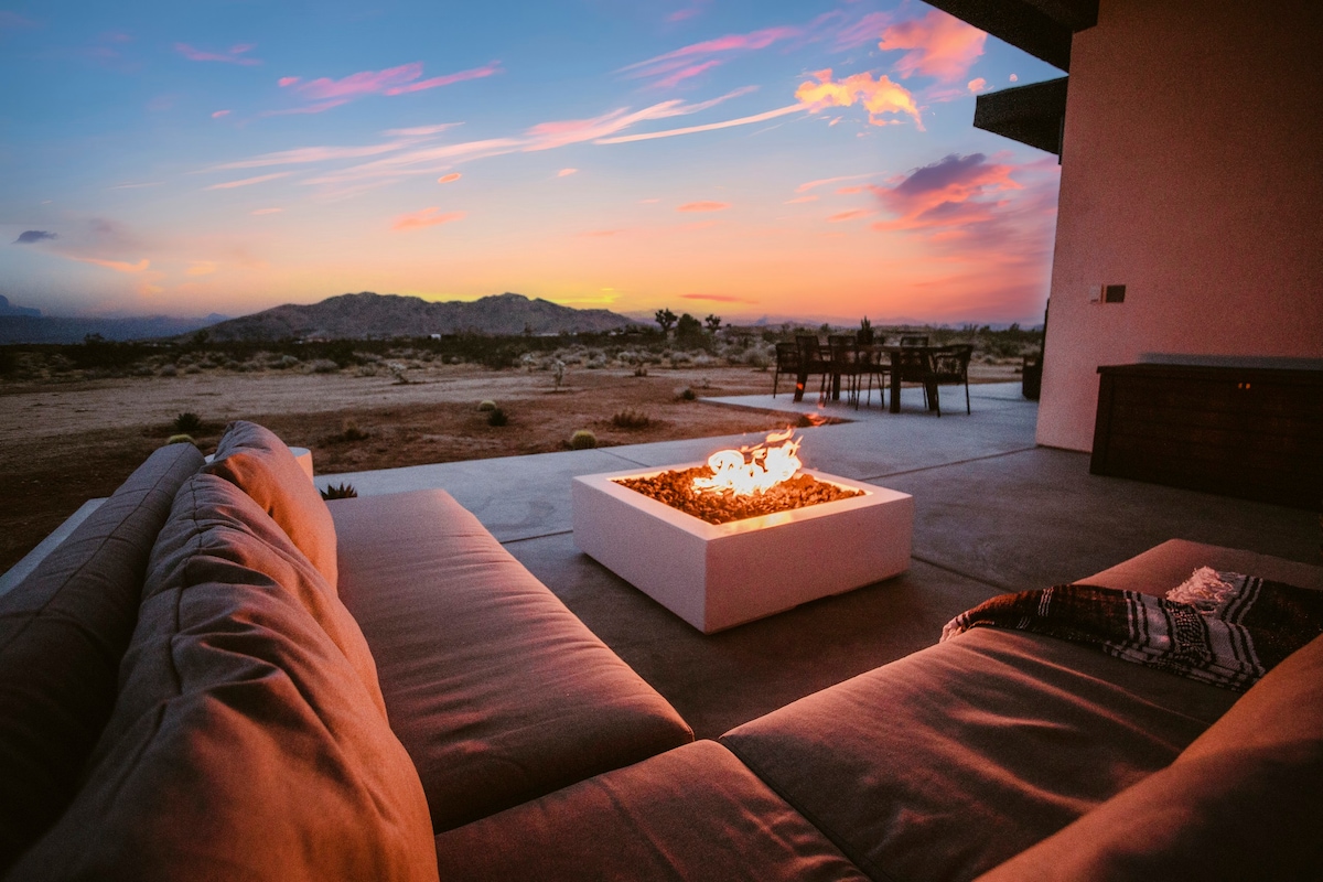 Breathtaking Mountain Views ~ Luxury Desert Oasis