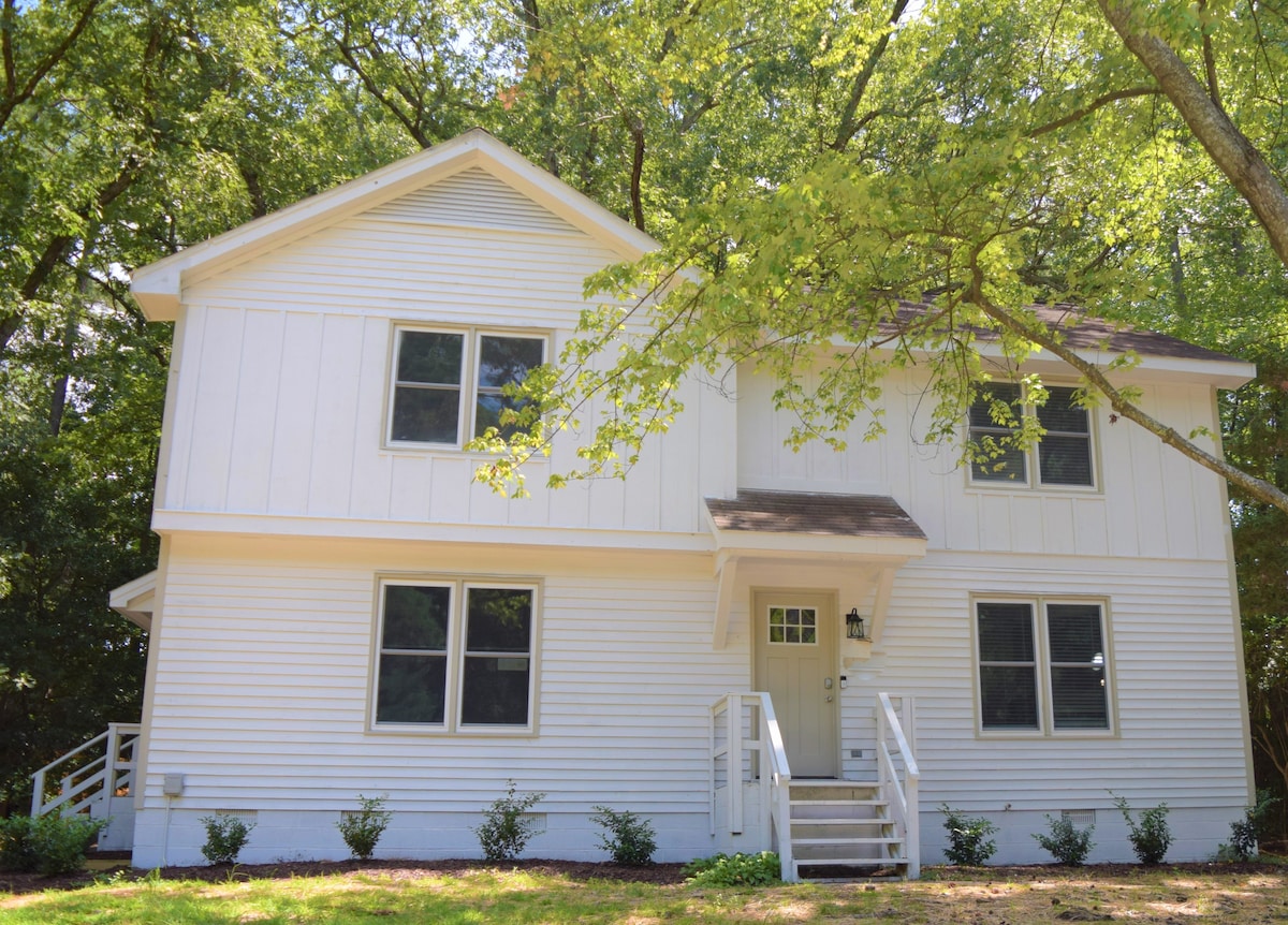 Newly Remodeled Townhome in North Hills