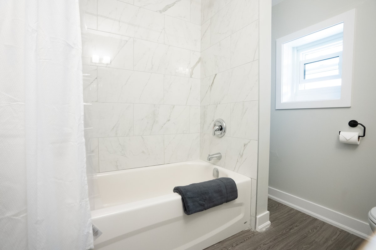 Prime Central Suite: Renovated Gem Near Amenities