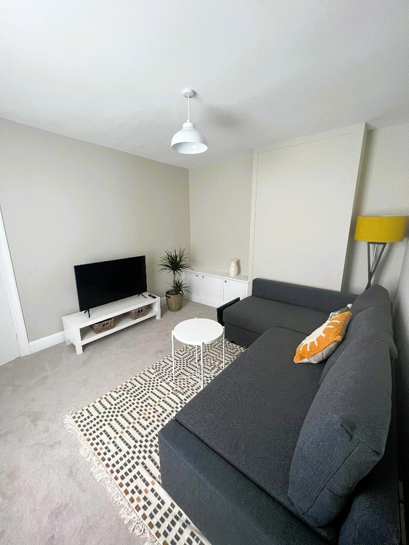 Self-contained flat in St Helier near the beach