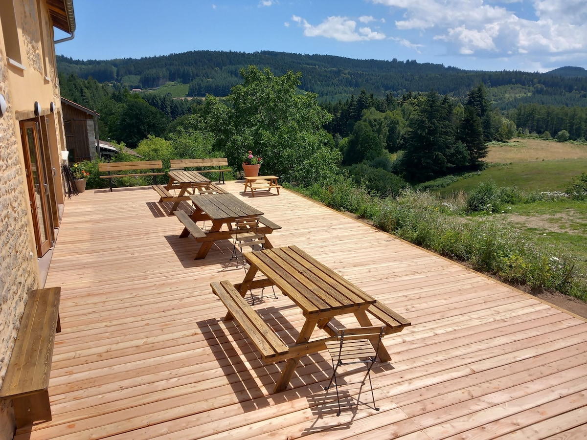 Gîte de groupe en Auvergne - jusqu'à 28 personnes