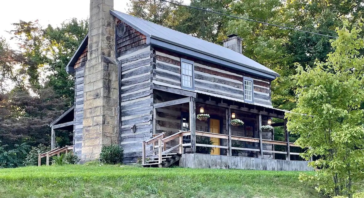 The Gold Bass - Historic Cabin @ Summersville Lake