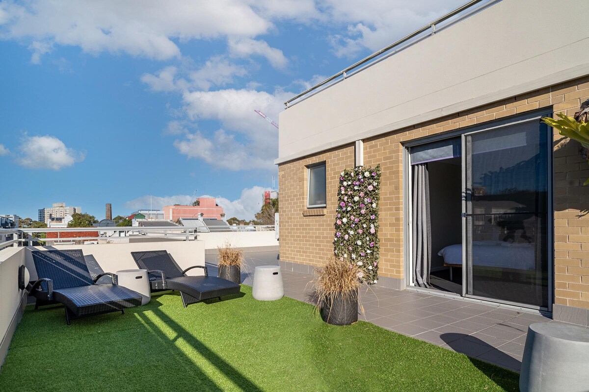 Redfern Horizons: An Unforgettable Rooftop Escape