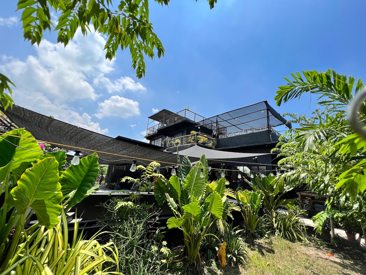 Black House Farm Resort of Pampanga
