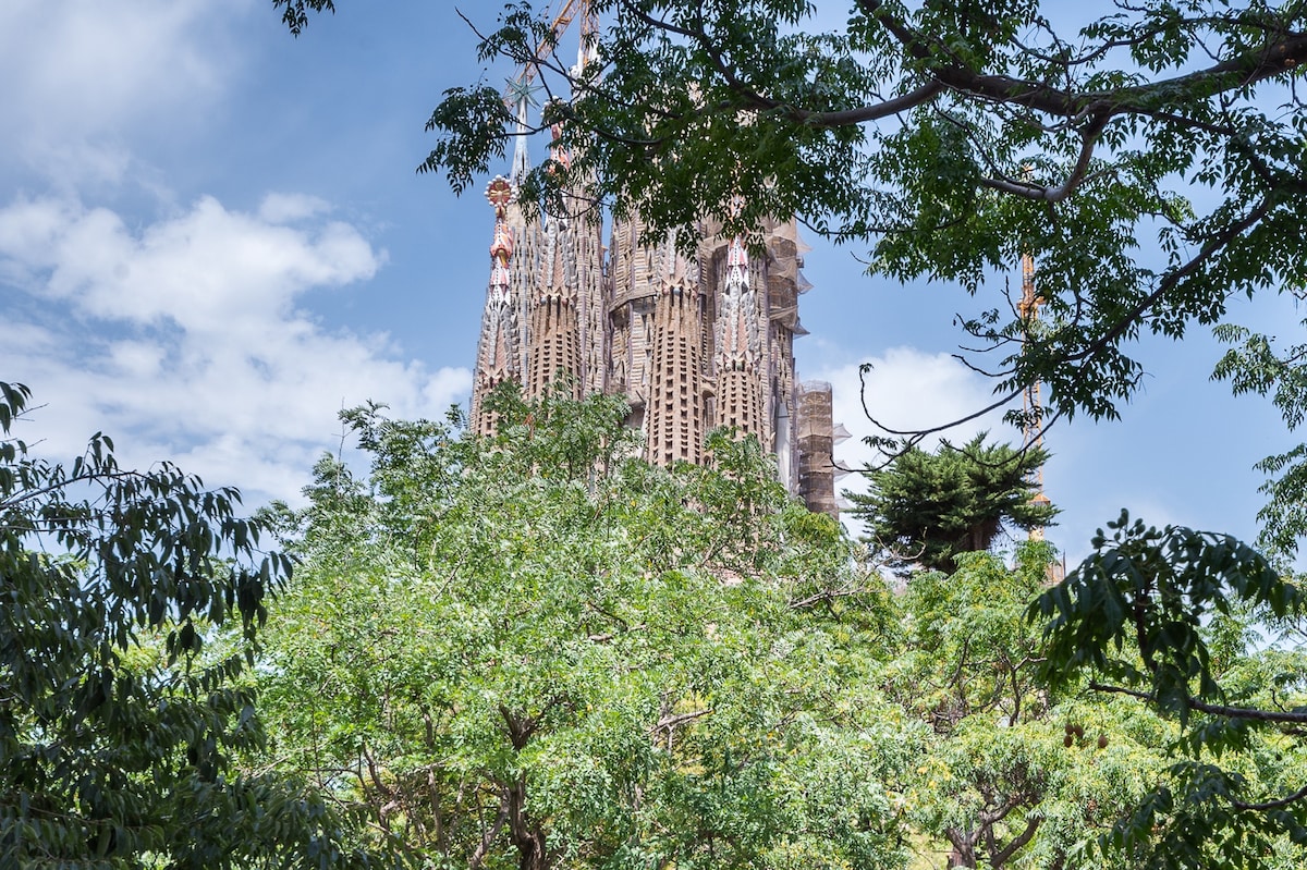 Luminous Oasis with views of Sagrada Familia