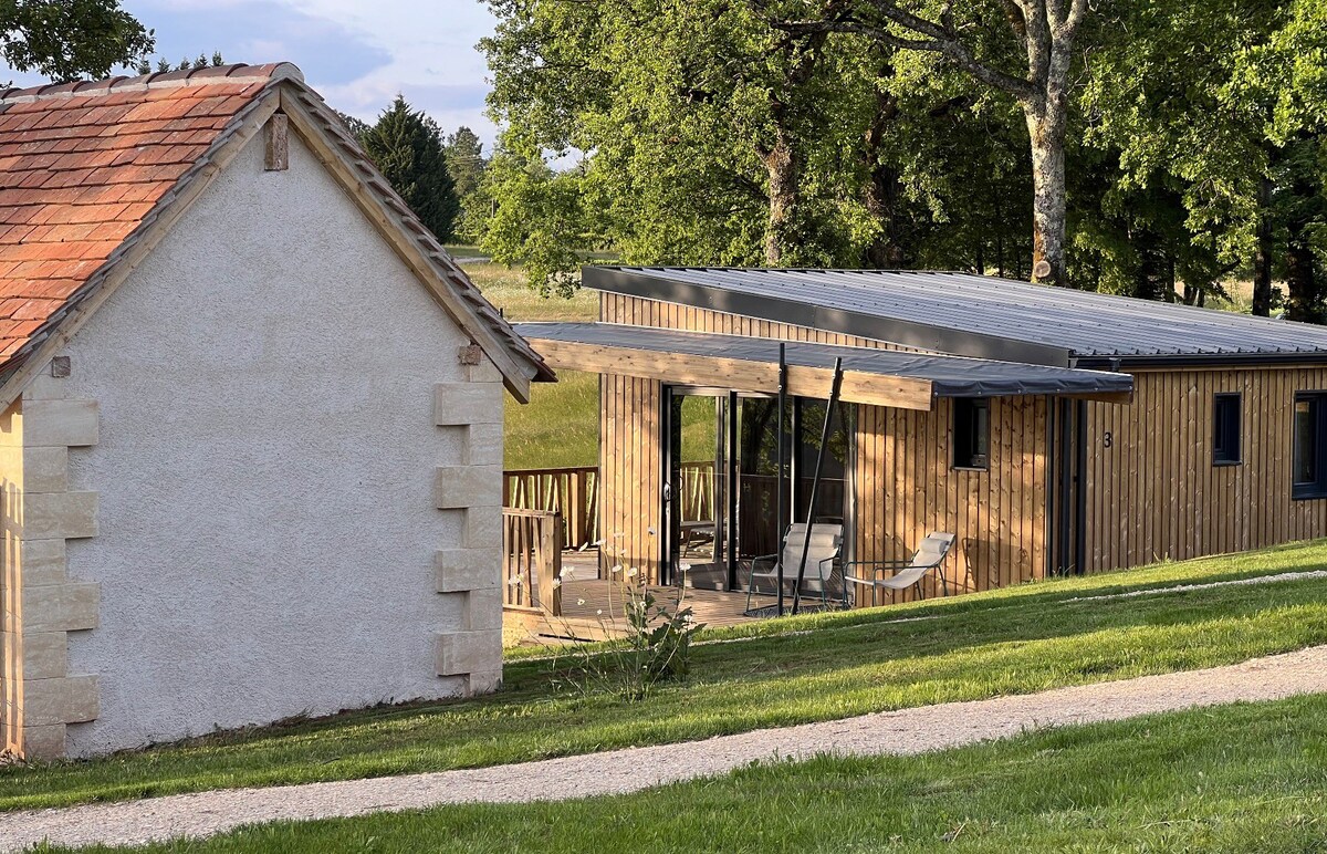 Lodge sur piloti avec vue en Périgord