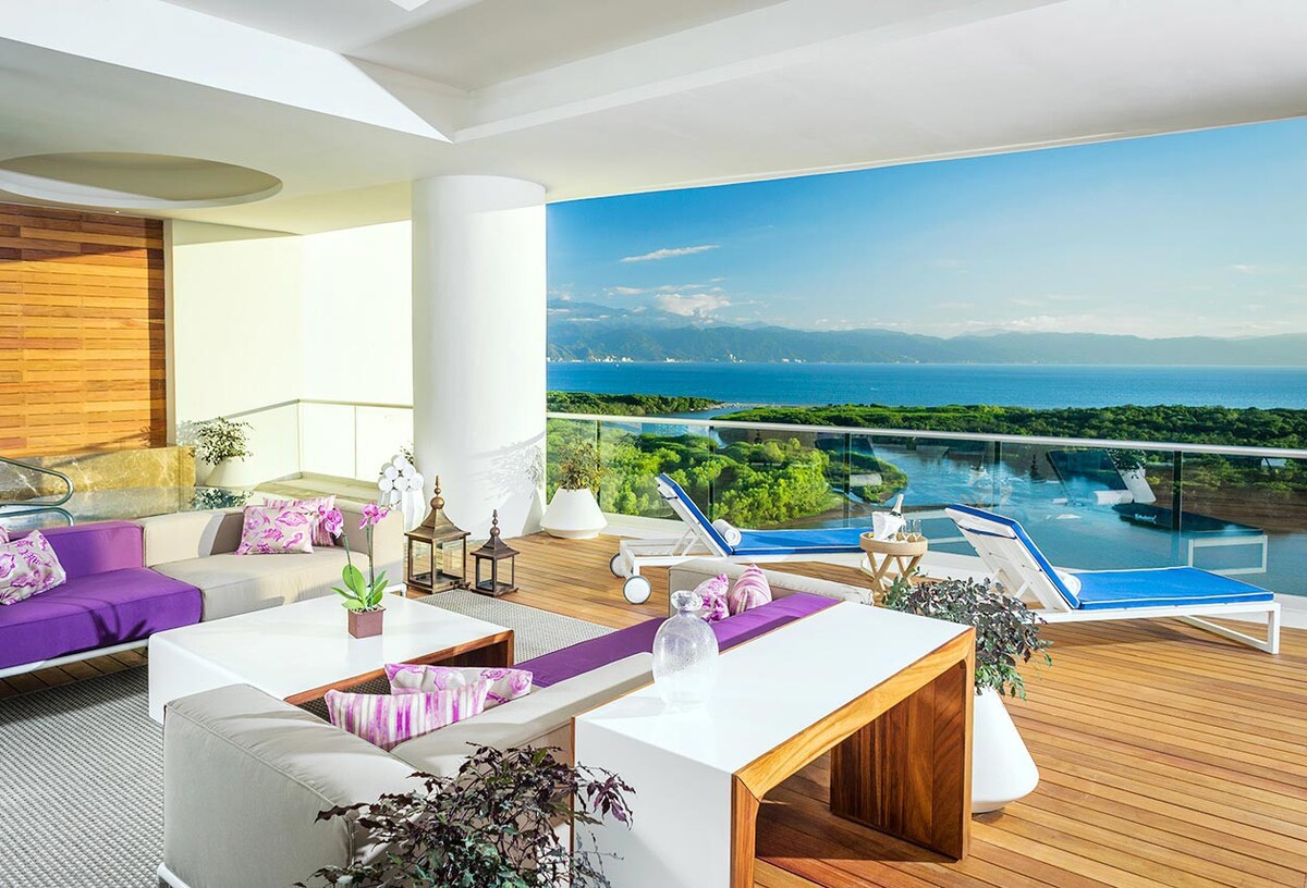 4 Bed Luxury Residence in 5 diamond resort CH