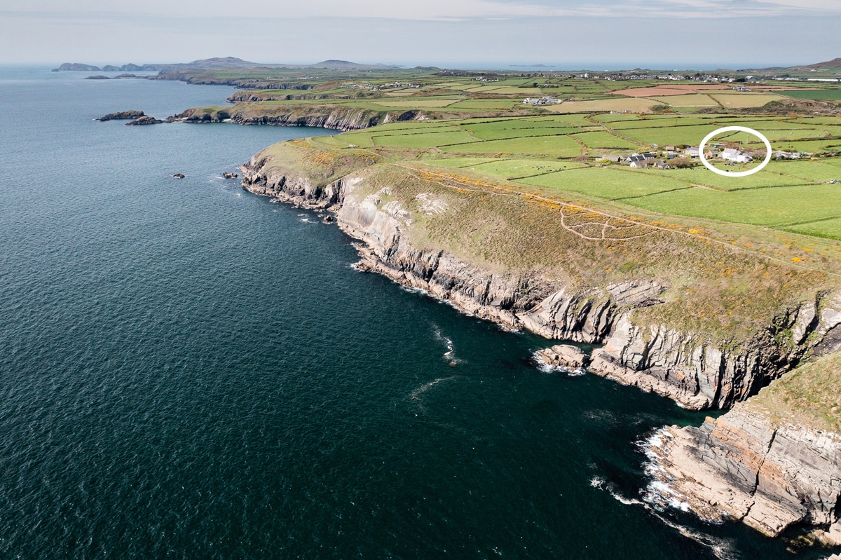 Trelerw nr St Davids Stone barn海景3张床