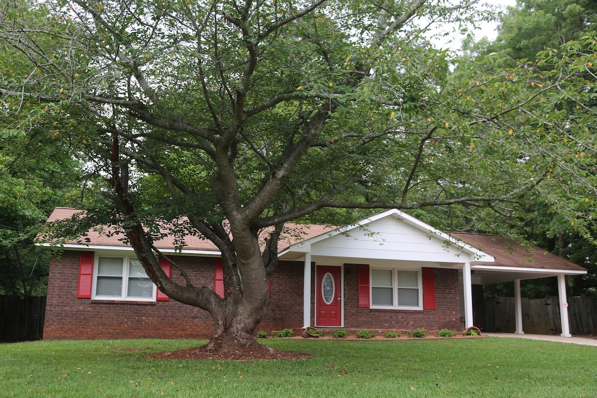 Southern Farm House with dedicated office space