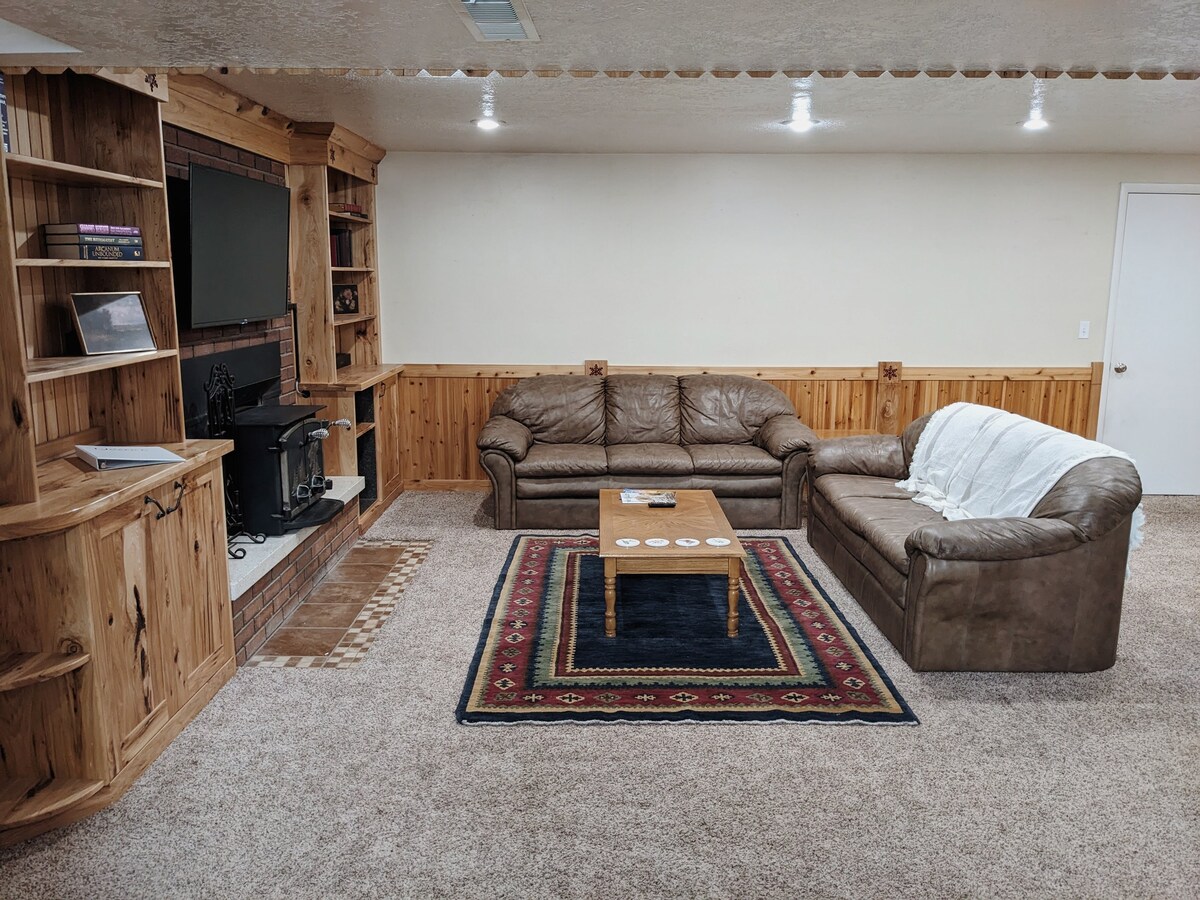 Cozy Basement Apartment