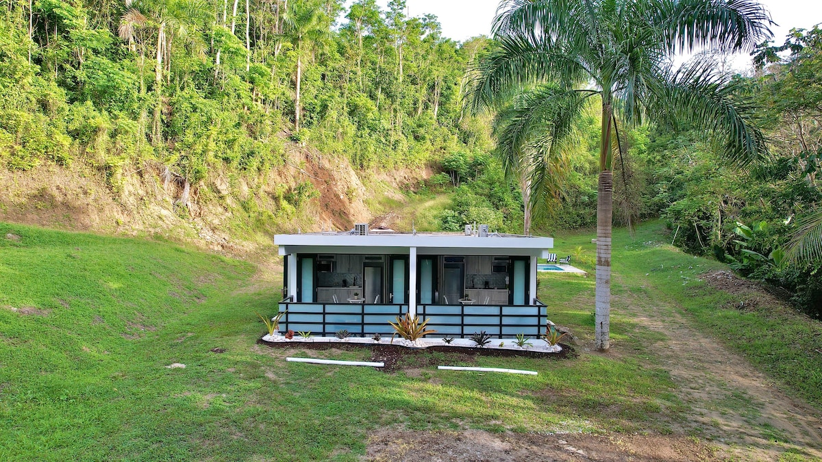 HideAway Villa II | Pool & Jacuzzi