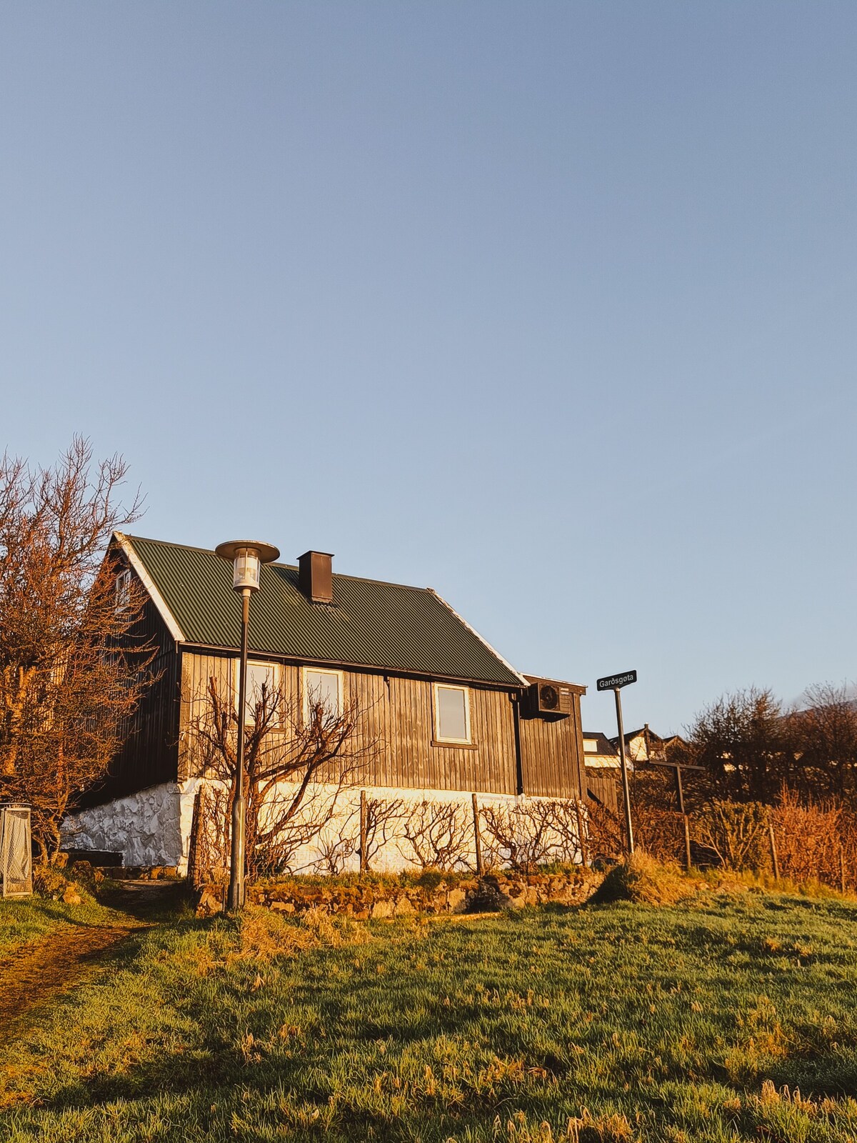 Cosy 140-year old Faroese home