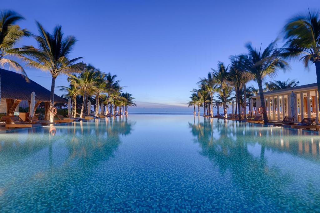 Premium 3BR Pool Villa | Danang 5* Beach Resort