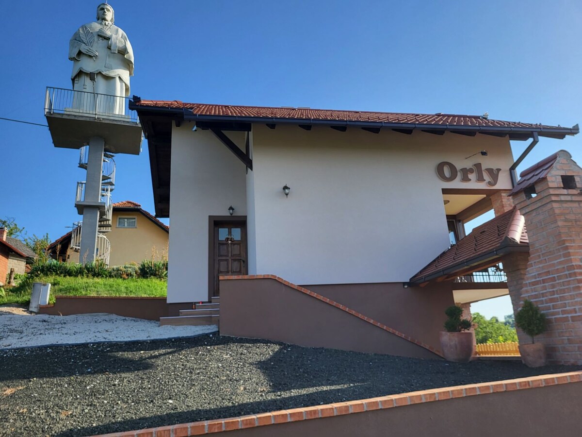 Vacation home Orly with jacuzzi and sauna