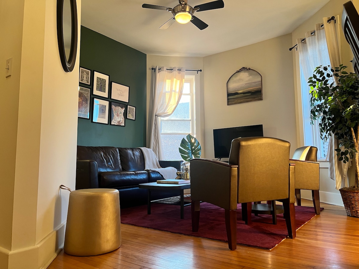 Bold Bohemian Splendor | 2BR | Pilsen