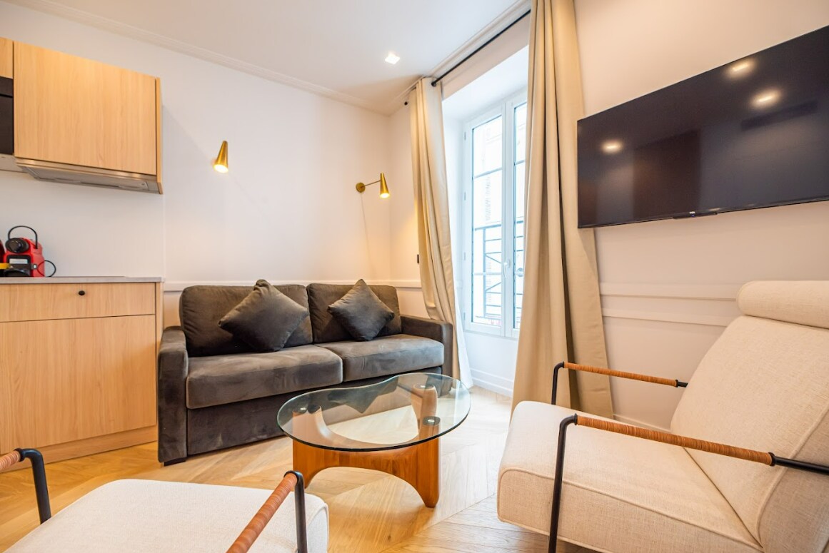 Nice one bedroom flat near Bastille 2/4P