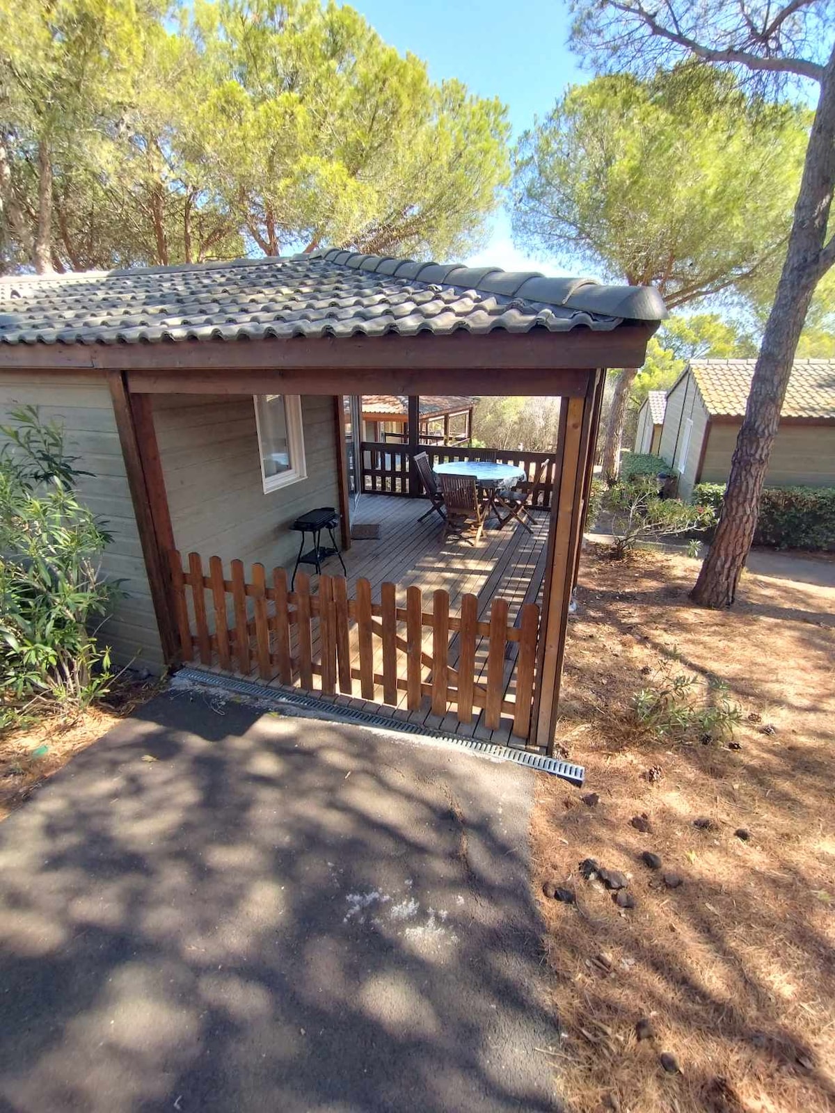 Agde - Chalet T3 climatisé - vue mer - piscine