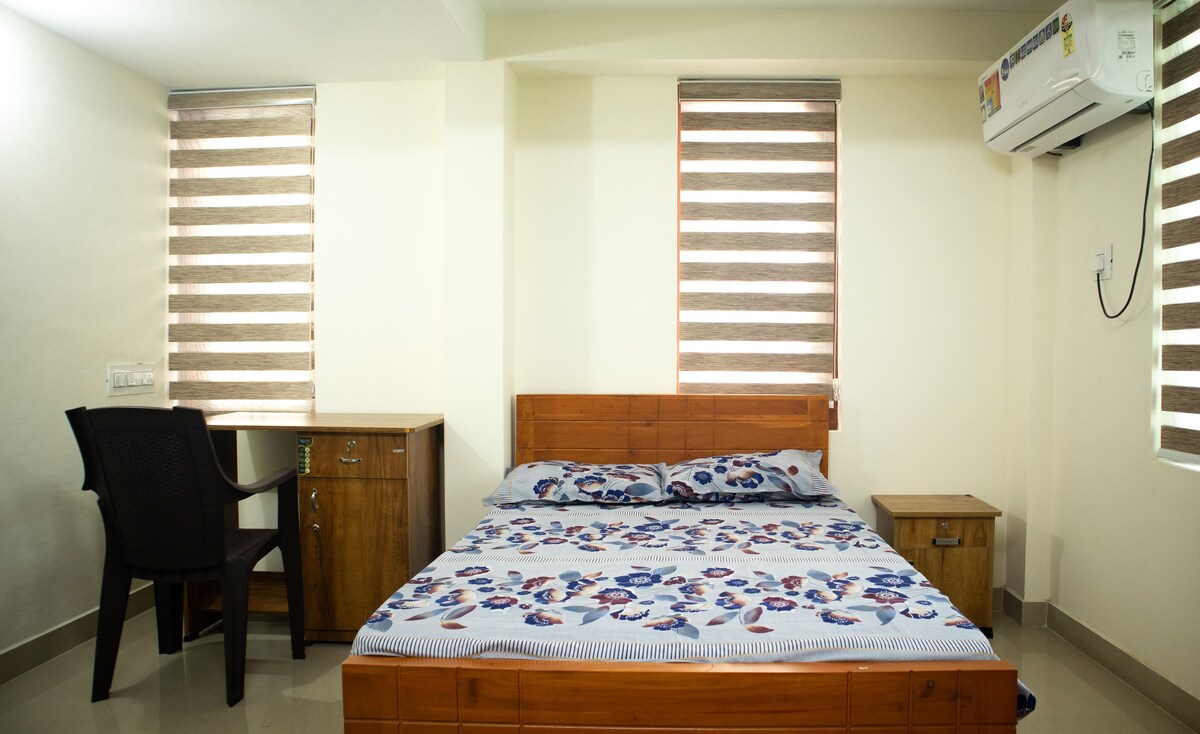 Salalah Enclave 3 AC Bedroom Villa, Vyttila, Kochi