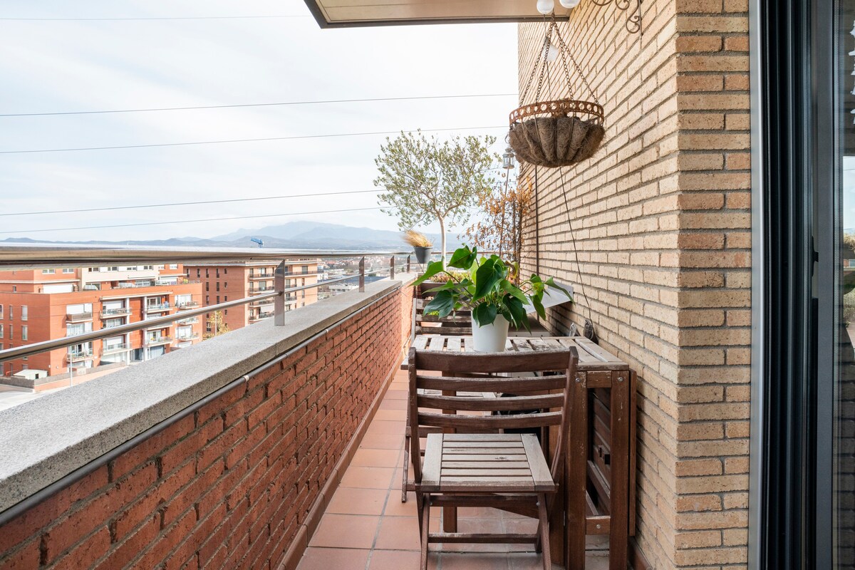 公寓可俯瞰蒙特塞尼和市区。
