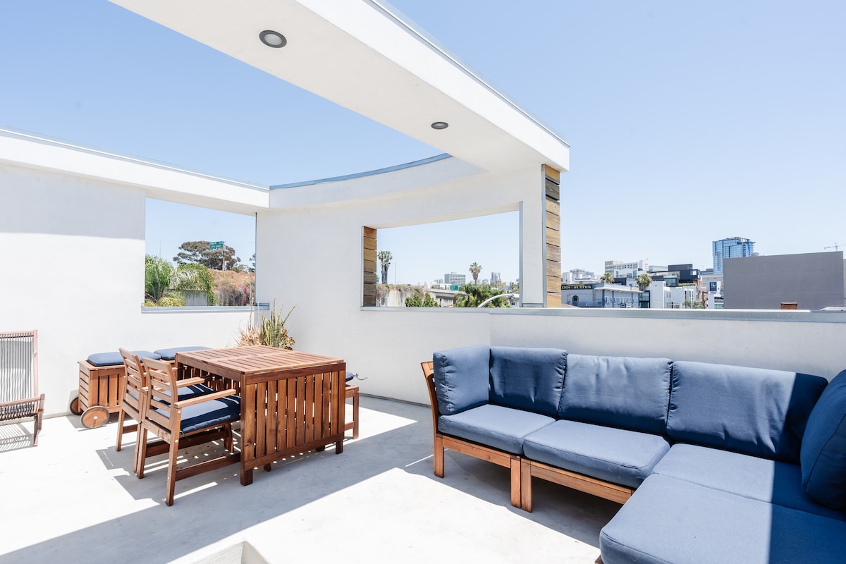 Modern Penthouse Apt w/ Rooftop Deck & Views