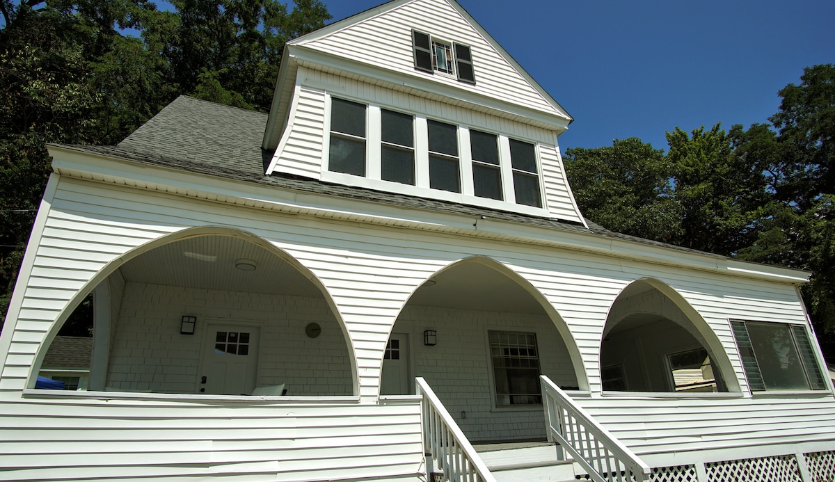 2-Unit House, big Lake Winnisquam views