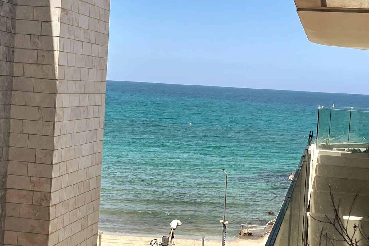 2BR luxury apartment With balcony on the beach sea