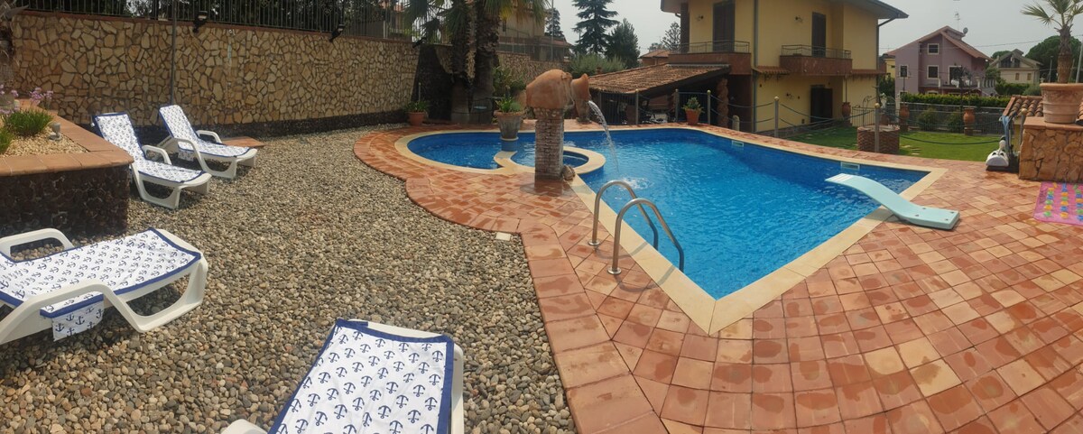 Elegant Villa with swimming pool.