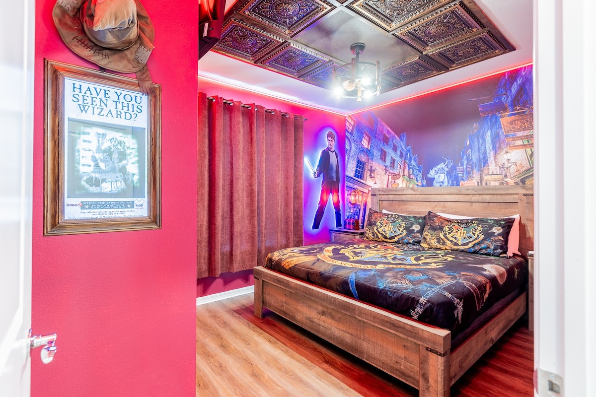 No Airbnb fees! Themed / Pvt Pool/Game Room 243261