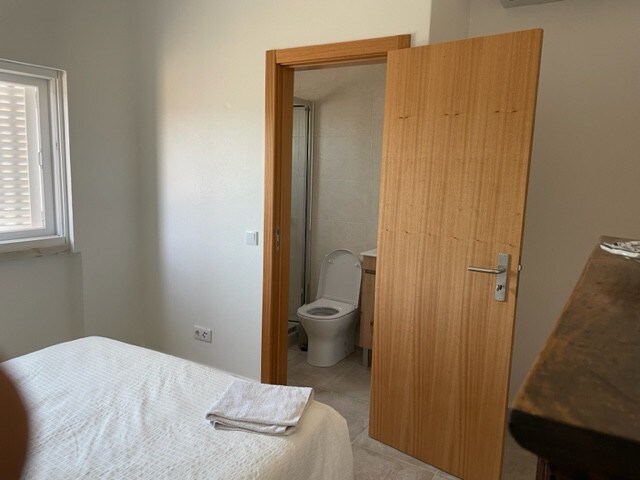 Room in guesthouse with private bathroom and airco