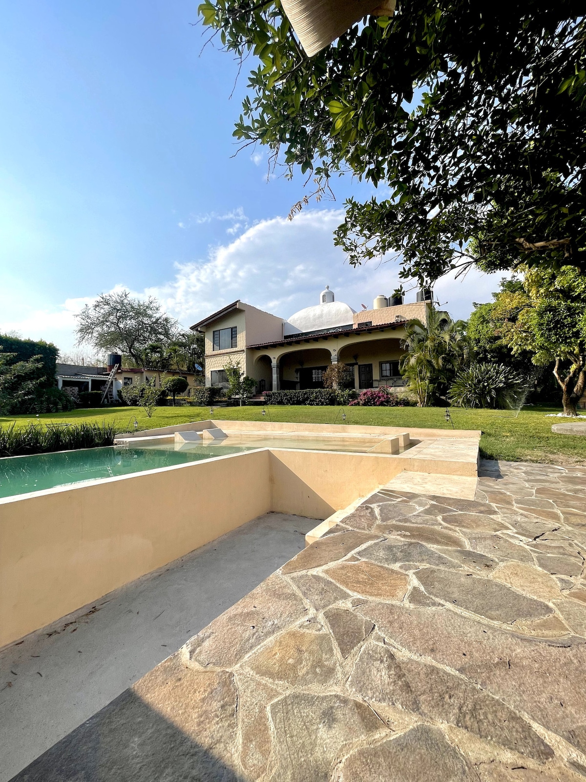 Gran casa en tequesquitengo