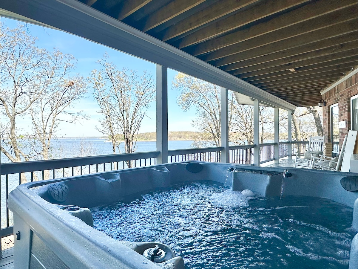 *New Hot Tub & Game Room* - Waterfront Paradise!